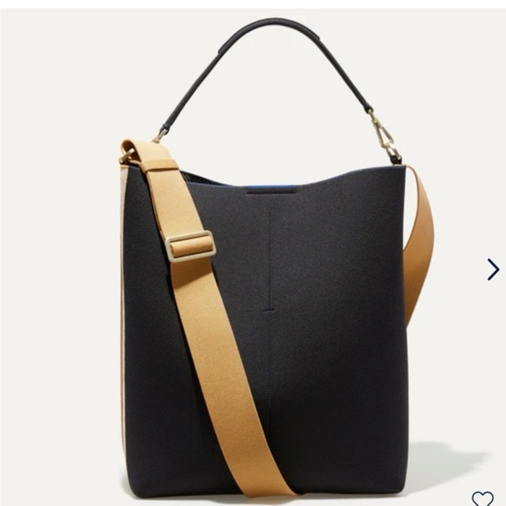 Rothy's Bucket Bag | Ink & Ivory
